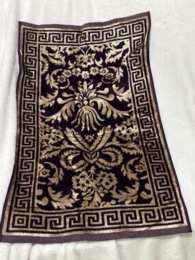 Well dressed home purple gold Greek key hand towel nwot cotton viscose blend